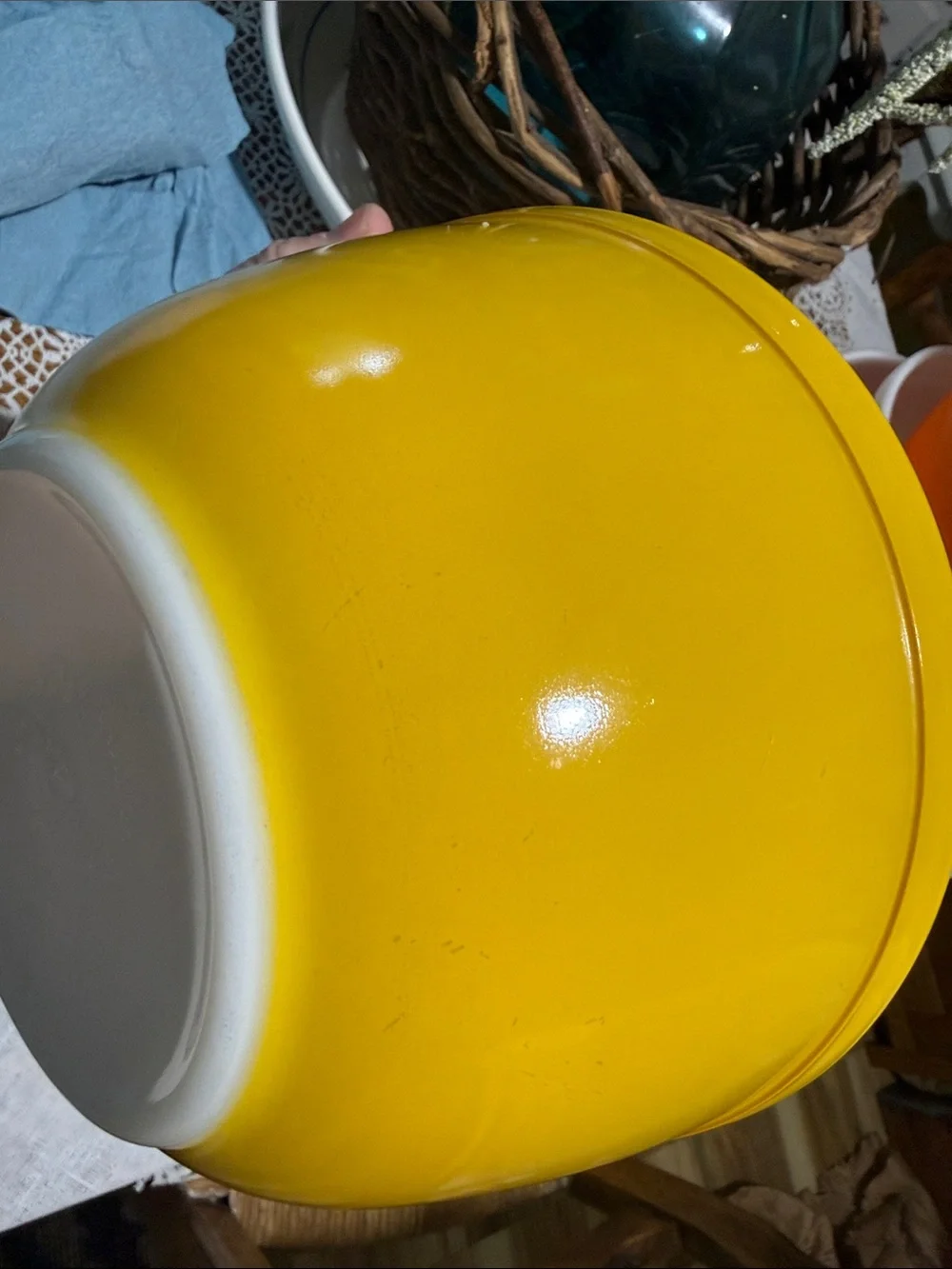 Pyrex Yellow sunflower daisy 402 mixing Bowl glossy EUC